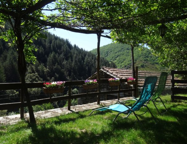 Gîte Le Dao : Coin détente de la terrasse